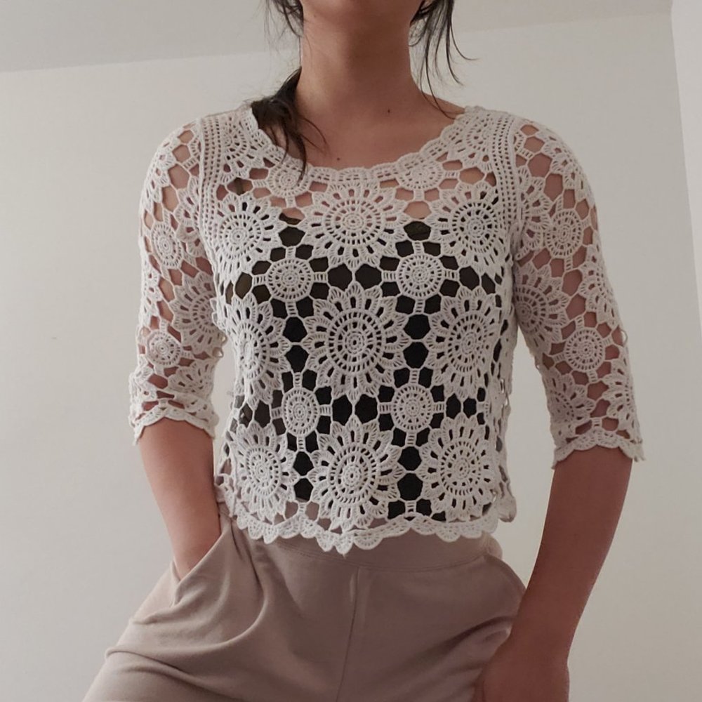 Cropped Crotchet Top